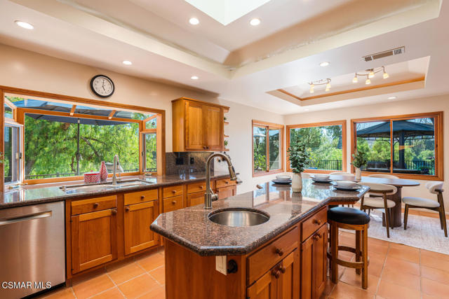 356 Laguna Terrace, Simi Valley CA: https://media.crmls.org/mediaz/b2b0b328-2d64-4c4d-95e7-8c7984f3decb.jpg