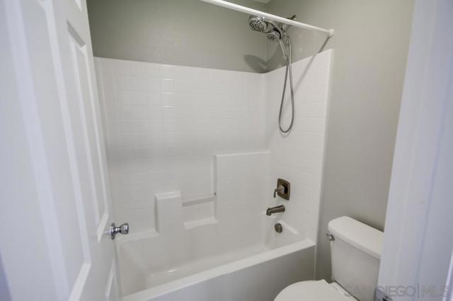 13216 Cuyamaca Vista Dr, Lakeside CA: https://media.crmls.org/mediaz/b2b0f141-f438-4383-989d-4cbb802a20e9.jpg