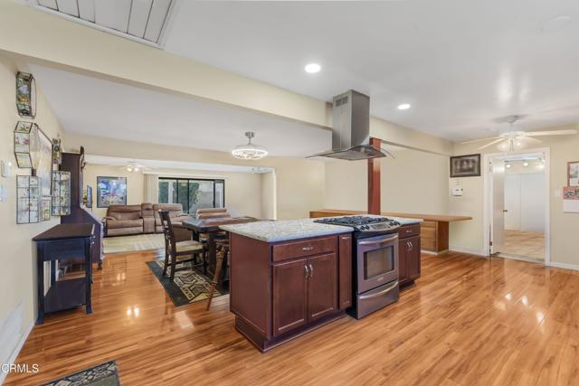 Detail Gallery Image 7 of 44 For 4056 Cochran St, Simi Valley,  CA 93063 - 3 Beds | 3 Baths