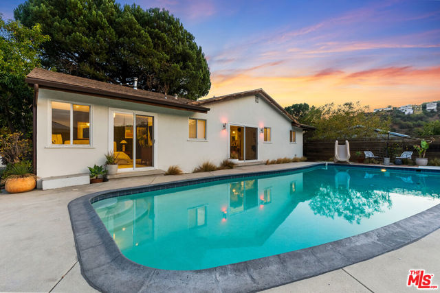 2316 Laurelmont Place, Los Angeles CA: https://media.crmls.org/mediaz/b2b2dafb-9841-4760-b79d-8a184fafa819.jpg