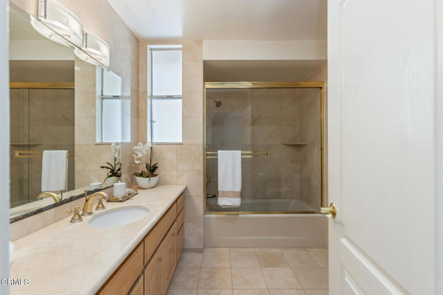 Detail Gallery Image 50 of 70 For 4926 Crown Ave, La Canada Flintridge,  CA 91011 - 3 Beds | 3/1 Baths