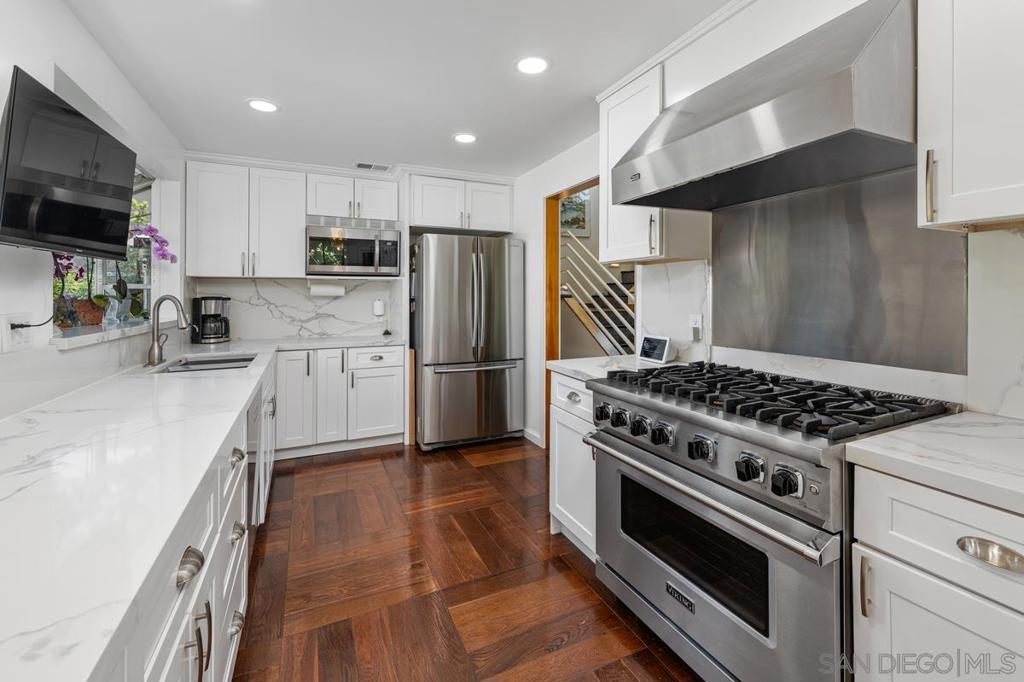 2388 Juan Street - photo 11