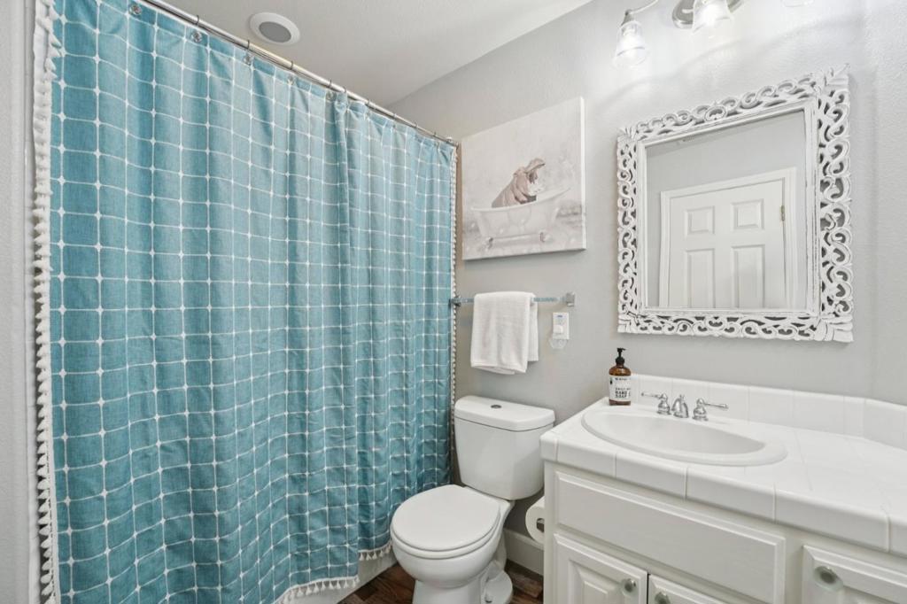 https://media.crmls.org/mediaz/b2b3eaa1-24cb-4417-ad37-1bc591caae46.jpg?preset=X-Large