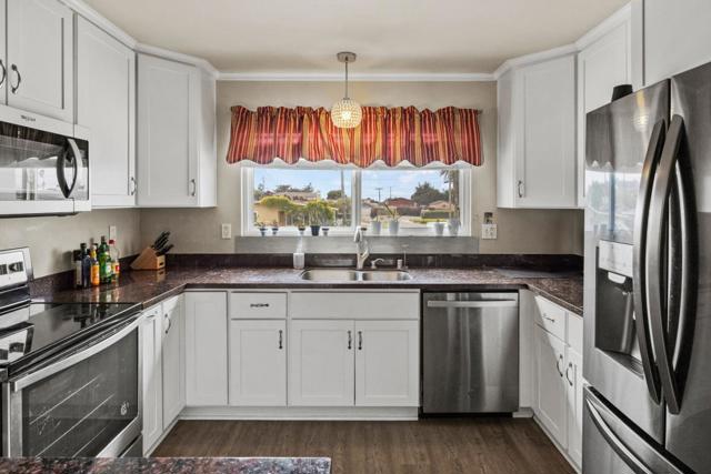 3248 Fitzgerald Circle, Marina CA: https://media.crmls.org/mediaz/b2b417dc-79bc-470a-a3e5-bc8cdf1edd2b.jpg