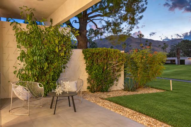80 Lakeview Drive, Palm Springs, CA 92264