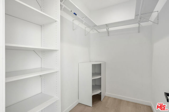 1046 Oban Drive, Los Angeles CA: https://media.crmls.org/mediaz/b2b4b980-fb59-408e-9d62-bf7c45edf825.jpg