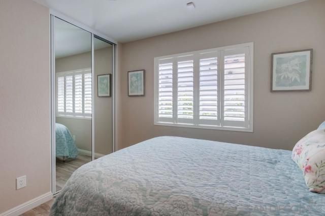 10970 Shy Bird Ln, San Diego CA: https://media.crmls.org/mediaz/b2b52840-08f2-495c-a45c-619cca90a56c.jpg