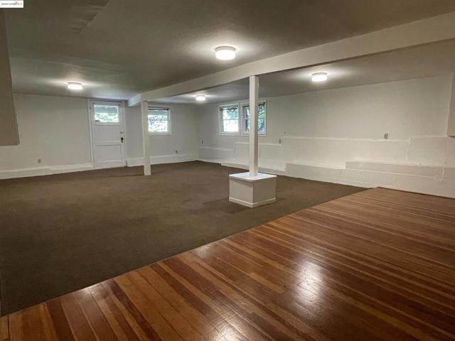 1159 Winsor, Piedmont CA: https://media.crmls.org/mediaz/b2b52f59-bc29-4941-9a56-7b79fd5adea4.jpg