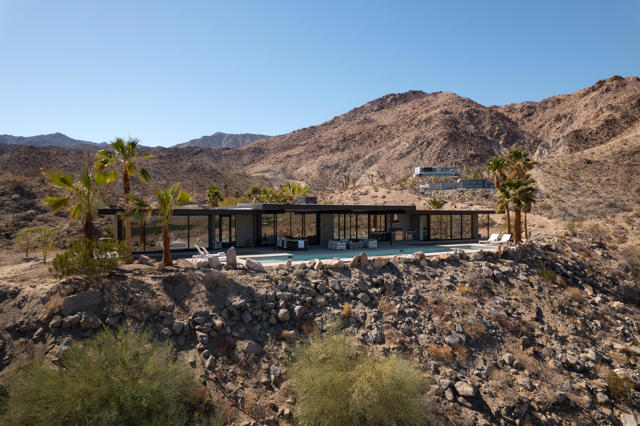 71270 Oasis Trail, Palm Desert CA: https://media.crmls.org/mediaz/b2b55b62-bd52-4ea9-8226-580303224ef6.jpg
