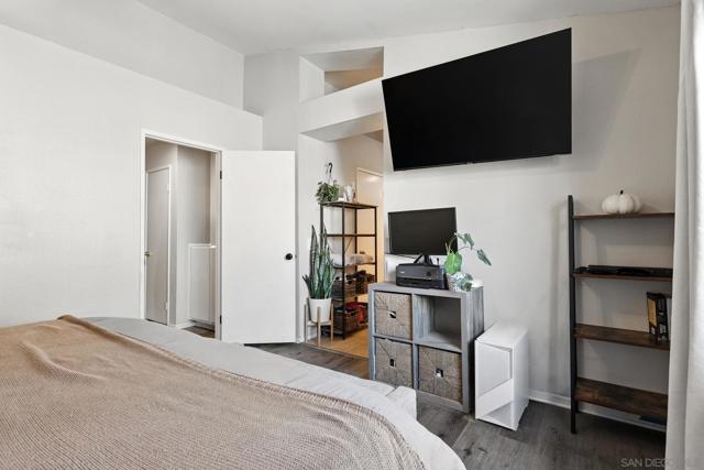 23886 Red Clover Cir, Murrieta CA: https://media.crmls.org/mediaz/b2b5ca07-fc78-488f-a394-94b0b9c36ba4.jpg
