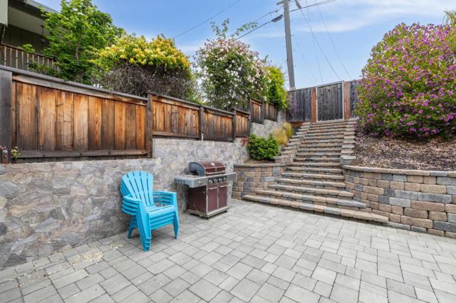 3279 N Cabrillo Highway, Half Moon Bay CA: https://media.crmls.org/mediaz/b2b68ab7-27ab-4c76-abde-c3aa81d018c3.jpg