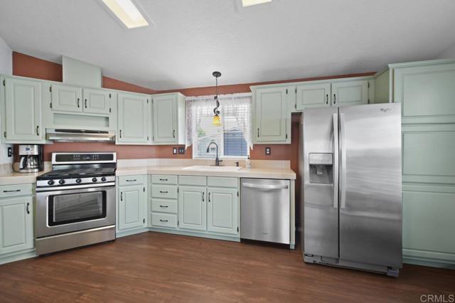 Home for Sale in Lakeside