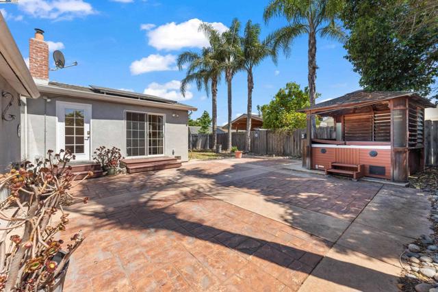 6793 Flanders Dr, Newark CA: https://media.crmls.org/mediaz/b2b7c143-7666-4003-93cc-c014164cbbae.jpg