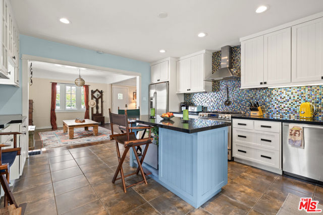 955 W Avenue 37, Los Angeles CA: https://media.crmls.org/mediaz/b2b87add-2db3-4399-ba7f-8bfa54b4678b.jpg