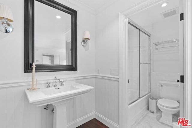 29700 Zuma Bay Way, Malibu CA: https://media.crmls.org/mediaz/b2b8fb44-24ef-4edd-b151-25e051d48954.jpg