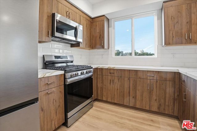 1820 Prosser Avenue, Los Angeles CA: https://media.crmls.org/mediaz/b2b959d7-f1bc-46f4-8bbf-c1de79500693.jpg