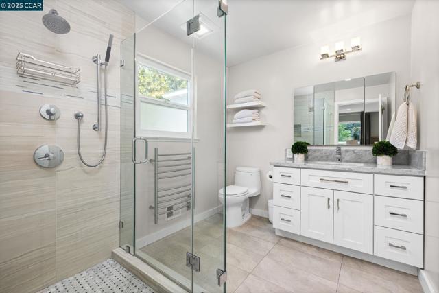 3139 Stinson Cir, Walnut Creek CA: https://media.crmls.org/mediaz/b2ba3376-88b8-4784-9cae-a0b8b2e63db7.jpg