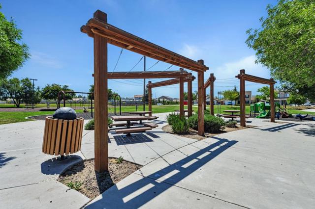 2711 Valley View Road, Hollister CA: https://media.crmls.org/mediaz/b2bb1131-cbb5-418e-bbf7-48e3b1d353c1.jpg