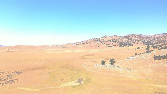 0 N of Challenger and Hwy 58, Tehachapi CA: https://media.crmls.org/mediaz/b2bbe065-1e6c-4ce3-ba8a-14f7a4a39152.jpg