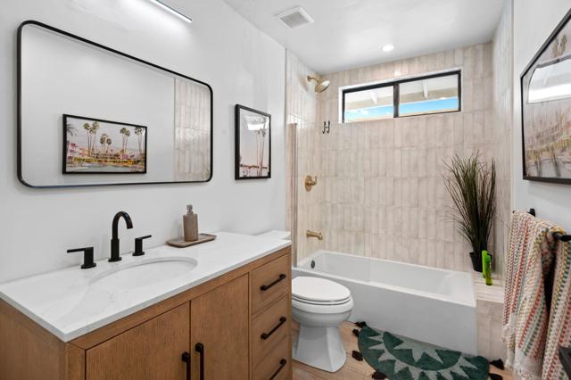 51605 Avenida Carranza, La Quinta CA: https://media.crmls.org/mediaz/b2bbec3c-6bd2-448f-b5bd-aca231c41c9e.jpg