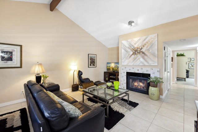 2147 N Sunshine Circle, Palm Springs, CA 92264