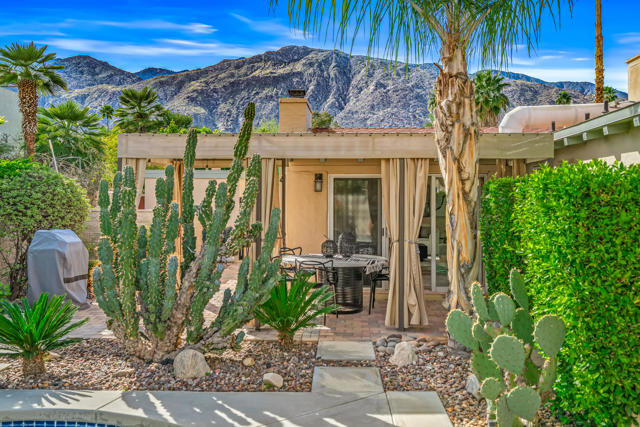 610 S Camino Real, Palm Springs CA: https://media.crmls.org/mediaz/b2bce7bb-c35b-4c4c-a537-f8b9a7036e1f.jpg