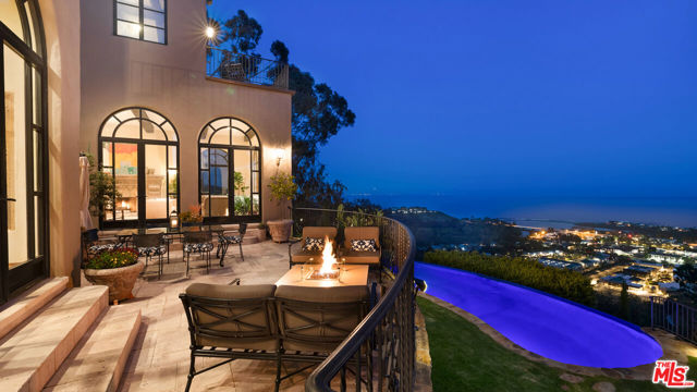 23806 Malibu Crest Drive, Malibu CA: https://media.crmls.org/mediaz/b2bcf2af-8946-4251-838b-b4e4202a5de6.jpg