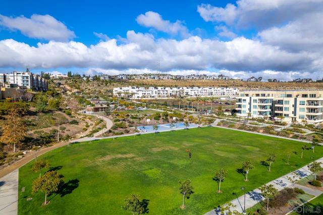 7839 Inception Way, San Diego CA: https://media.crmls.org/mediaz/b2bd2a1b-b0c0-4b58-bc2f-837658131dab.jpg