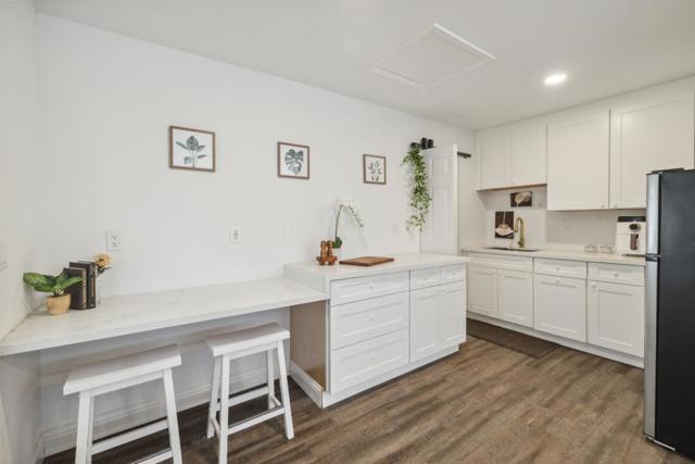 112 Alto Sol Court, Scotts Valley CA: https://media.crmls.org/mediaz/b2bde99c-0a1c-400e-acfc-f06bb4bec2d2.jpg