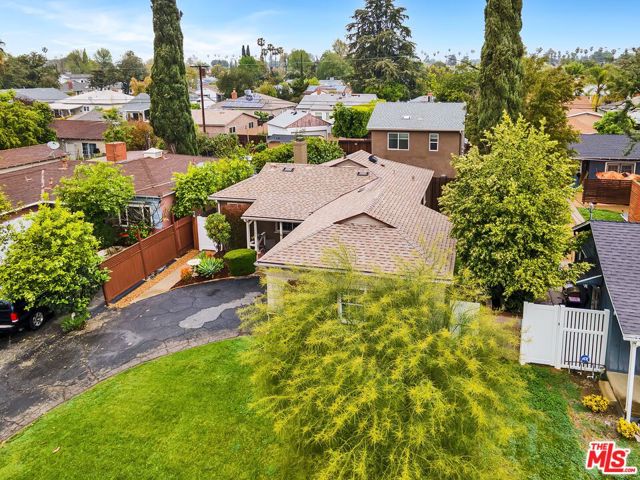 15031 15033 Hartland Street, Van Nuys CA: https://media.crmls.org/mediaz/b2be0549-d226-4bcc-8a96-06a78bc36d8a.jpg