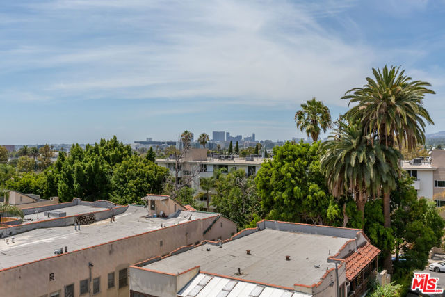 857 N Hayworth Avenue, Los Angeles CA: https://media.crmls.org/mediaz/b2becc44-e313-4e58-8dd7-c410b6e14e62.jpg
