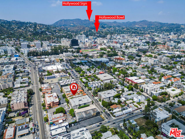 1331 N Sycamore Avenue, Los Angeles CA: https://media.crmls.org/mediaz/b2befafa-f610-4a03-826e-b5c852eaf29b.jpg