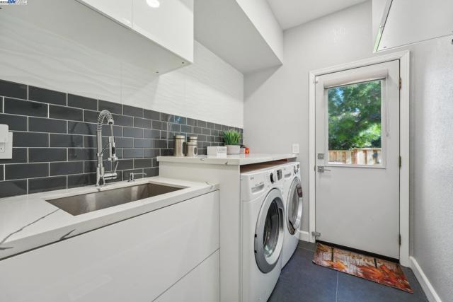8244 Brittany Dr, Dublin CA: https://media.crmls.org/mediaz/b2bf7229-5531-440d-863b-2985611cc5f7.jpg