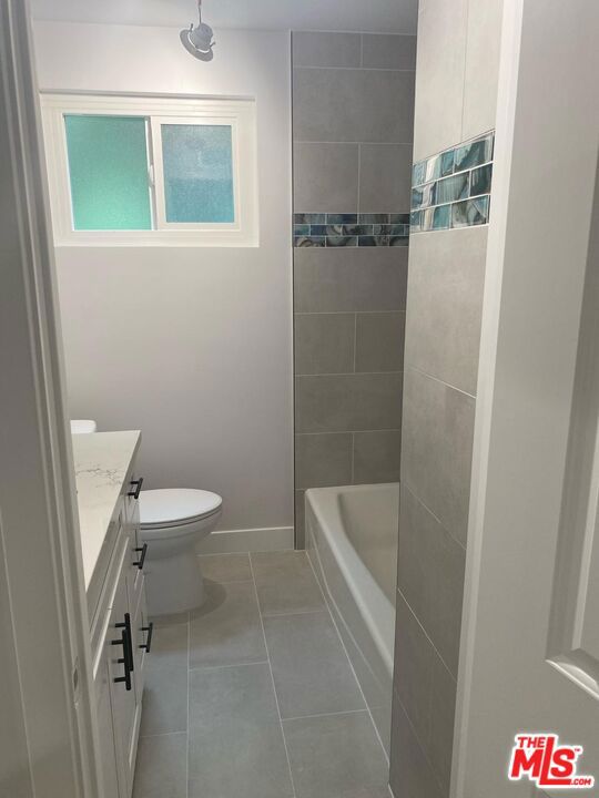 1466 S Canfield Avenue, Los Angeles CA: https://media.crmls.org/mediaz/b2bff69e-c3c5-473d-a804-73f22dbecc78.jpg