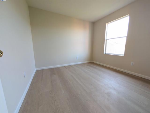 158 Fairview Ave, Bay Point CA: https://media.crmls.org/mediaz/b2c03c77-16c7-4255-8f4a-f6a76a38743b.jpg