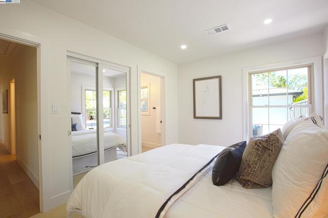 3208 McNutt, Walnut Creek CA: https://media.crmls.org/mediaz/b2c07b2c-6347-4cb3-b0c7-c1ace3c9d5c7.jpg