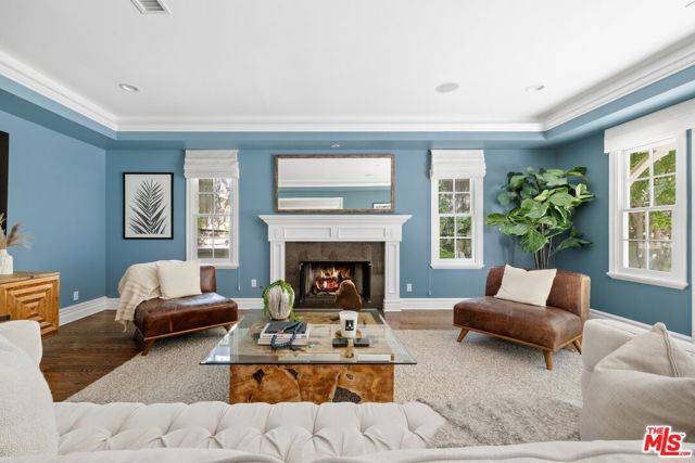 17710 Karen Drive, Encino CA: https://media.crmls.org/mediaz/b2c11171-d88a-46f5-a968-2c5c949f616b.jpg