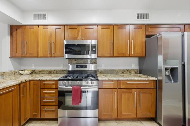 444 Sunningdale Drive, Rancho Mirage CA: https://media.crmls.org/mediaz/b2c11bd3-d63f-4b38-8543-749c773568d6.jpg