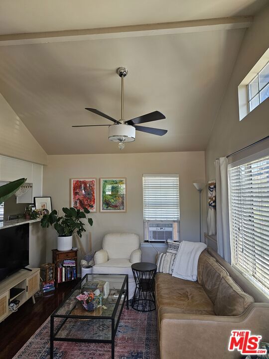 602 Obispo Avenue, Long Beach CA: https://media.crmls.org/mediaz/b2c23acb-1eff-44e5-9a00-2beea871b435.jpg