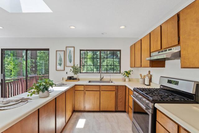 1116 Lakeside Drive, Felton CA: https://media.crmls.org/mediaz/b2c23f4c-7464-4bea-924b-ce205a9ceb4c.jpg