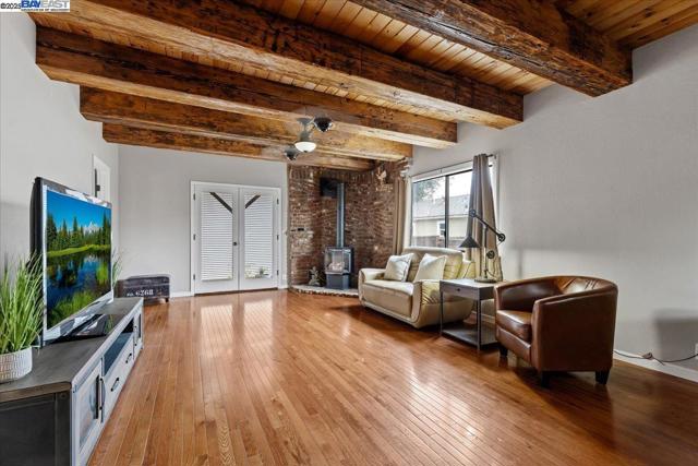 1672 Crescent Avenue, Castro Valley CA: https://media.crmls.org/mediaz/b2c30384-0c89-4be6-85d9-87574d43f58a.jpg