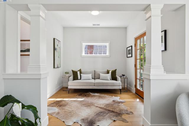 5472 KALES AVENUE, Oakland CA: https://media.crmls.org/mediaz/b2c315a9-f18b-4002-acee-52c3c395b0cd.jpg