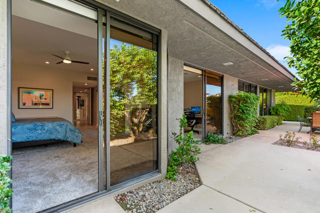 132 Columbia Drive, Rancho Mirage CA: https://media.crmls.org/mediaz/b2c3f7f4-a5b3-4502-bb44-41d675265d16.jpg