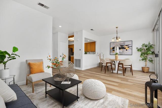 11020 Creekbridge Pl, San Diego CA: https://media.crmls.org/mediaz/b2c43039-2c7d-47ee-8685-bff573001048.jpg