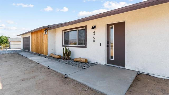 Detail Gallery Image 1 of 33 For 4758 Avenida La Mirada, Joshua Tree,  CA 92252 - 3 Beds | 2 Baths
