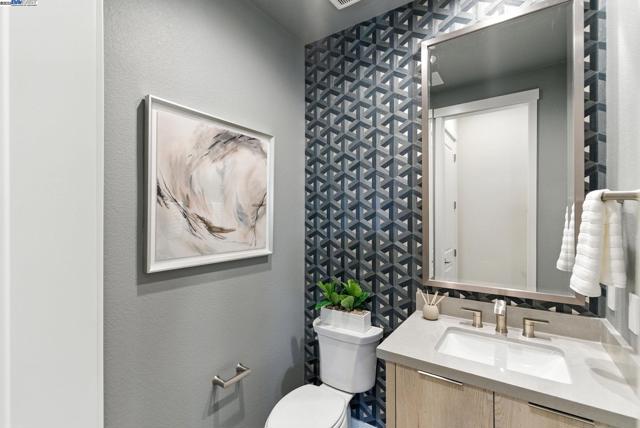 1685 Arione Street, Brentwood CA: https://media.crmls.org/mediaz/b2c4f764-716a-4d5c-bb1c-8946a5ec80cf.jpg