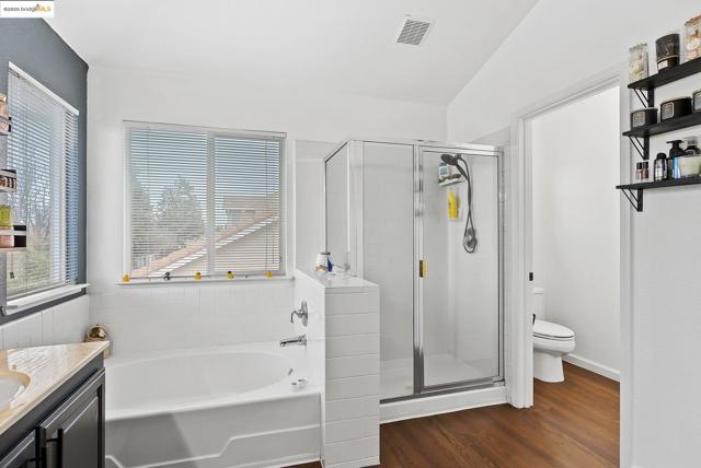 2105 Bedrock Way, Antioch CA: https://media.crmls.org/mediaz/b2c51764-53cf-4566-83d0-dc86cd462830.jpg