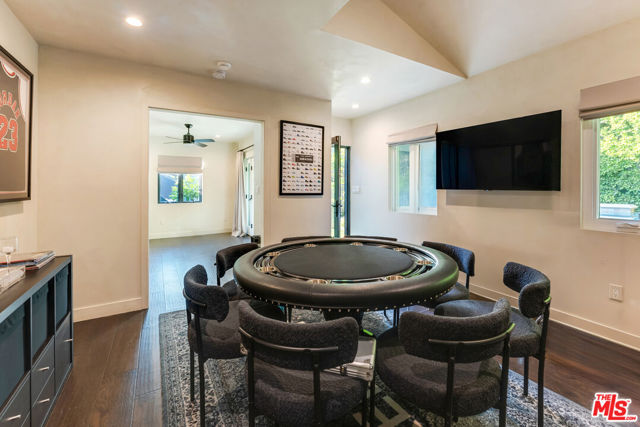 338 Westbourne Drive, West Hollywood CA: https://media.crmls.org/mediaz/b2c524c1-3480-4932-9193-afb669b73059.jpg