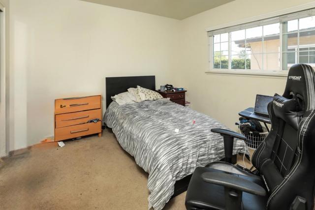 494 Dover Way, Campbell CA: https://media.crmls.org/mediaz/b2c53987-3aeb-4591-ad45-9708c76c7a1c.jpg