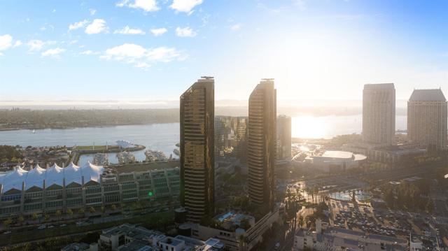 200 Harbor Dr, San Diego CA: https://media.crmls.org/mediaz/b2c59b65-ab9c-4221-9395-6d53da29f628.jpg